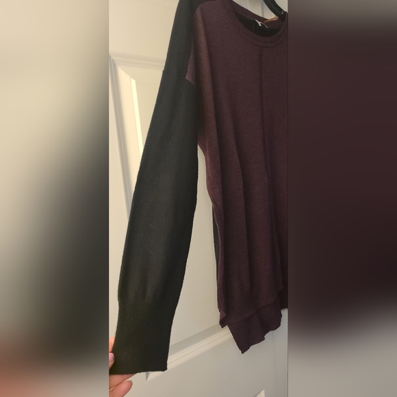 Womens Maroon & Black Size Medium Sweater - Picture 4 of 7